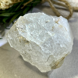 ゴールデンマイカ内包✨　レインボー エレスチャル  骸骨水晶　原石 4枚目の画像