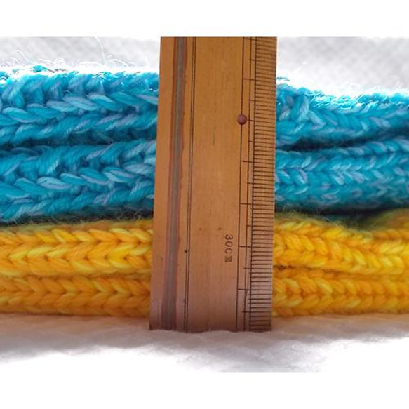 【ウクライナ支援】厚手の手編み靴下　サイズ23～23.5㎝位の方用　純毛の毛糸を約180グラム使用した分厚い靴下（2） 6枚目の画像