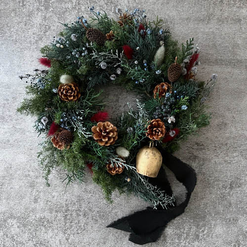 マウンテンジュニパーと松ぼっくりのリース クリスマス クリスマス