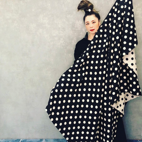 ■現貨■ [11月12日補貨] “四用” 2米大號復古亞麻圍巾/披肩/圍巾，波點圖案，秋季款 第9張的照片