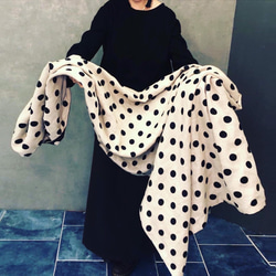 ■現貨■ [11月12日補貨] “四用” 2米大號復古亞麻圍巾/披肩/圍巾，波點圖案，秋季款 第10張的照片