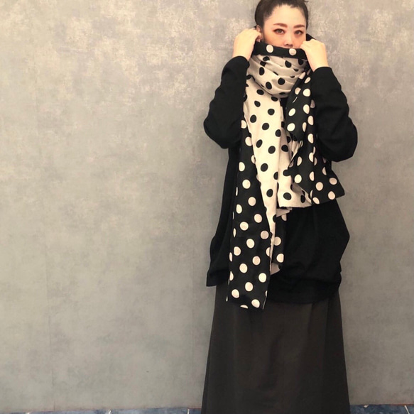 ■現貨■ [11月12日補貨] “四用” 2米大號復古亞麻圍巾/披肩/圍巾，波點圖案，秋季款 第6張的照片
