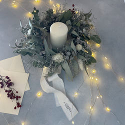 幸せ続くリース　ブルーファンタジーと白いお花のリース　クリスマスギフト　スターチス 3枚目の画像