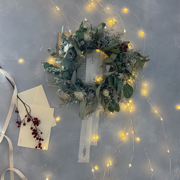 幸せ続くリース　ブルーファンタジーと白いお花のリース　クリスマスギフト　スターチス 5枚目の画像