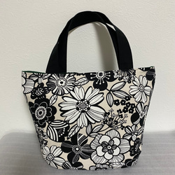 新品 Black＆White/ブラック&ホワイト 立体花柄 トートバッグ ピンク 新品 Black＆White/ブラック&ホワイト 立体花柄 トートバッグ ピンク
