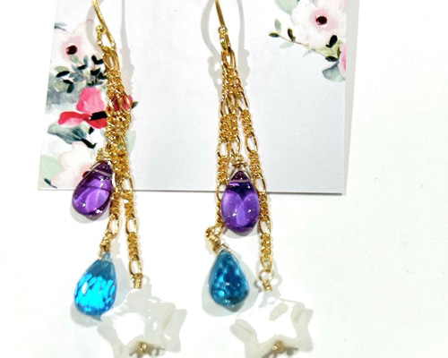 ホワイトシェル、スイスブルートパーズ、アメジストのピアス ピアス