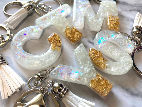 milky color♡レジンイニシャルキーホルダー キーホルダー yu