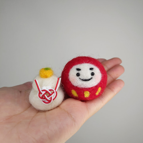 羊毛フェルト だるまさん 正月飾り 羊毛フェルト ねこぴ 通販 15005430