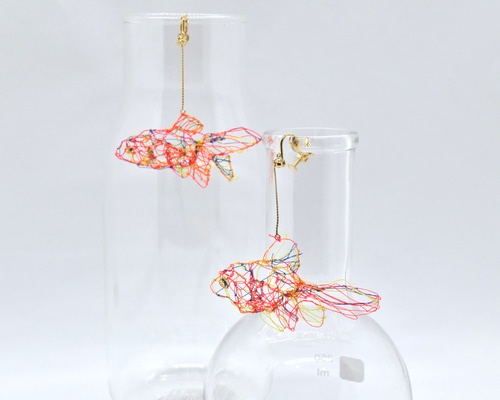 受注生産】透過刺繍の金魚のイヤリング(ピアス)b イヤリング