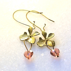 Petal with Heart Earring 花瓣+愛心 手作耳環 第3張的照片