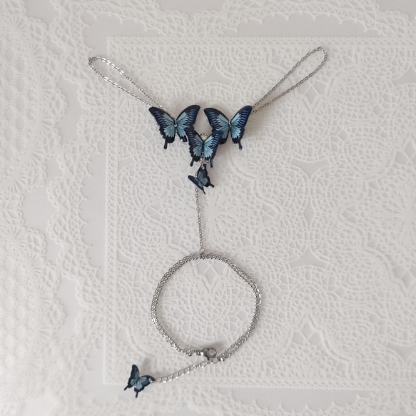 【手の甲ブレスレット♪】フィンガーリング。オオルリアゲハ  青い蝶 蝶々ブレスレット 4枚目の画像