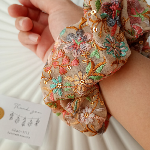 特集掲載】インド刺繍の贅沢ふわふわシュシュ オーガンジー 選べる3