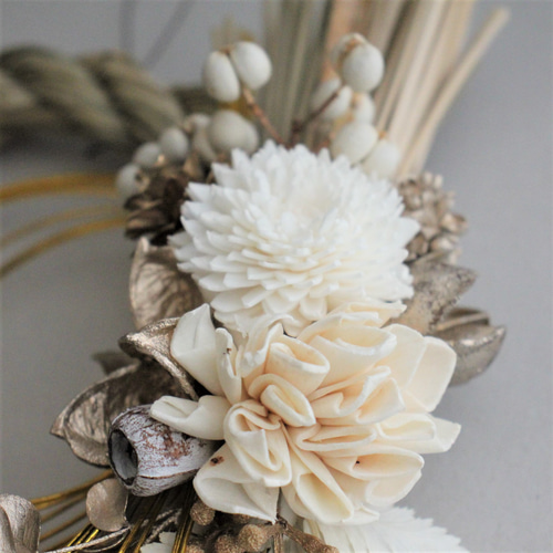 ナチュラルシックなフラワーしめ縄飾り＊ホワイトゴールド しめ縄