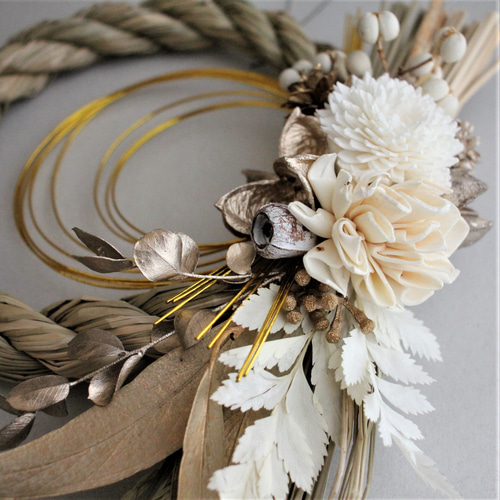 ナチュラルシックなフラワーしめ縄飾り＊ホワイトゴールド しめ縄