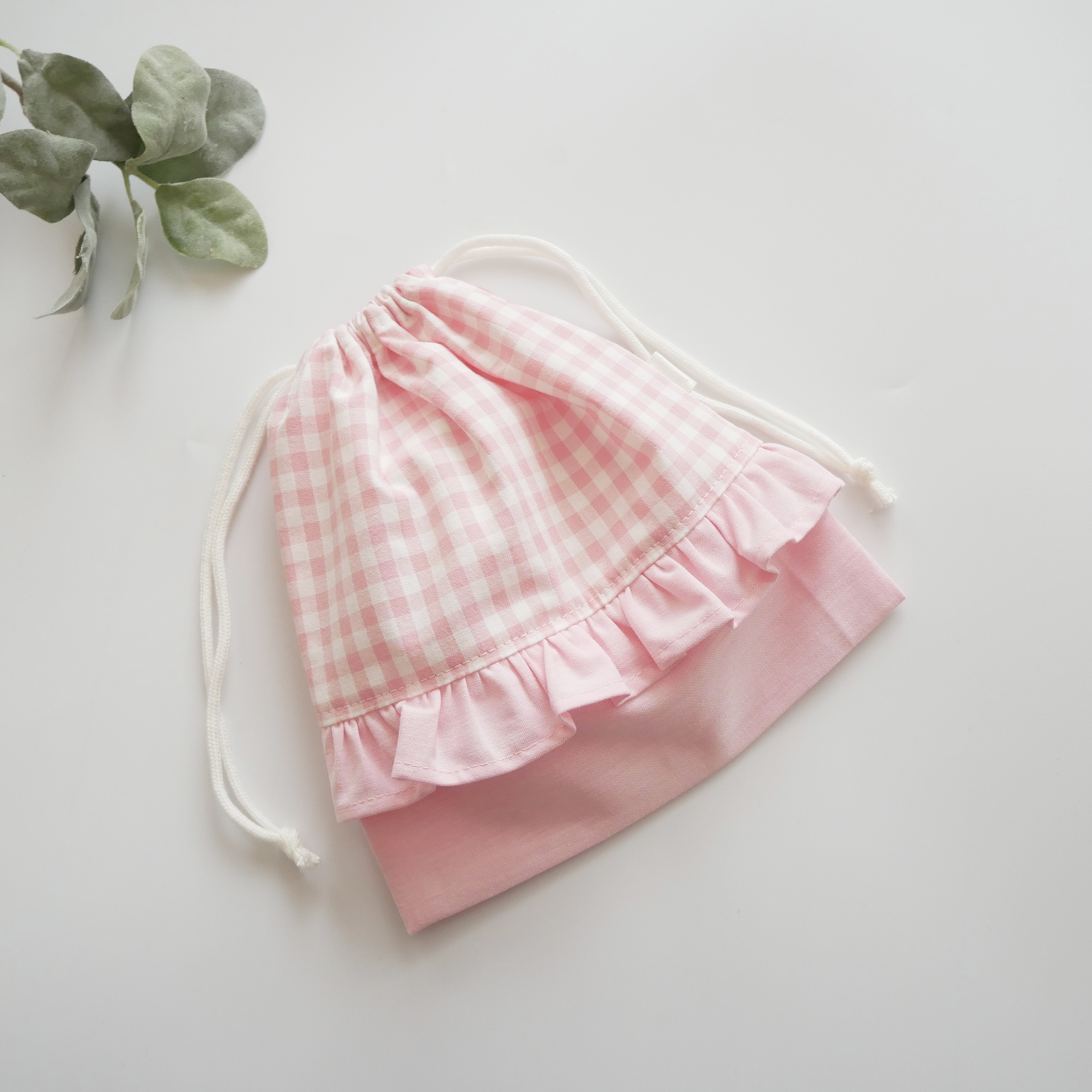 ※サイズ要確認※【handmade】巾着袋S フリル ギンガムチェックのフリル付き巾着袋＊ピンク 給食袋 She* 通販
