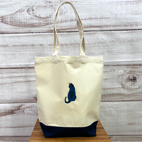 感謝価格　SALE ラスト一点　猫柄　トートバッグ　くるみボタン付き　人気 感謝価格 SALE ラスト一点 猫柄 トートバッグ くるみボタン付き 人気