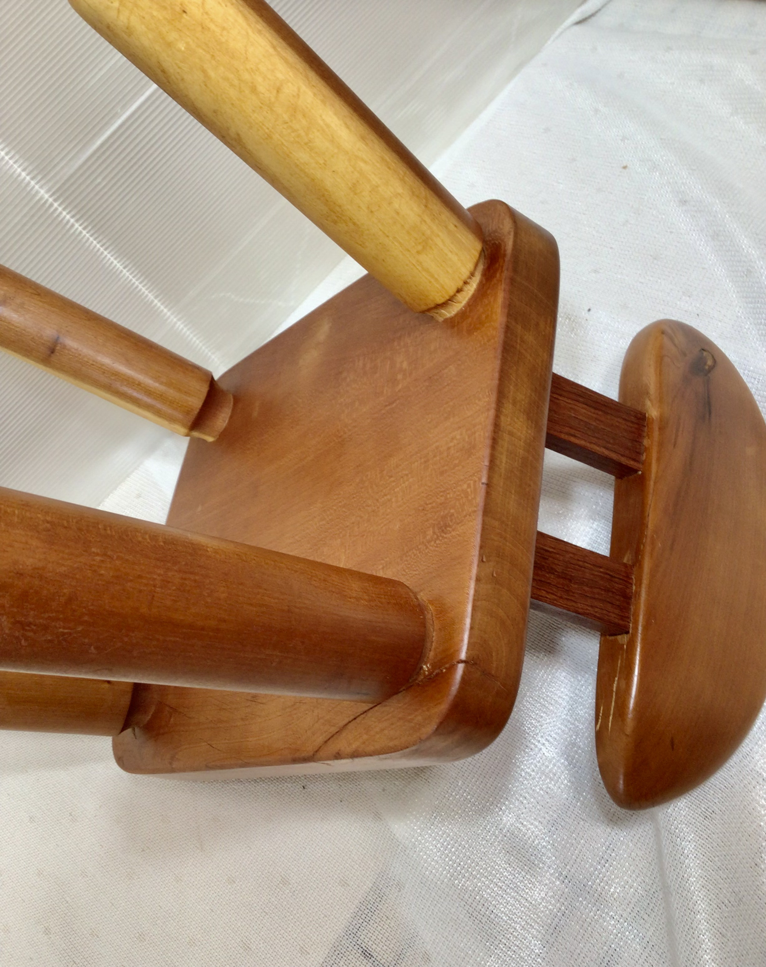 天然木　イチイ　子供椅子　飾り椅子　手造り　一点物