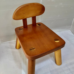天然木　イチイ　子供椅子　飾り椅子　手造り　一点物 1枚目の画像