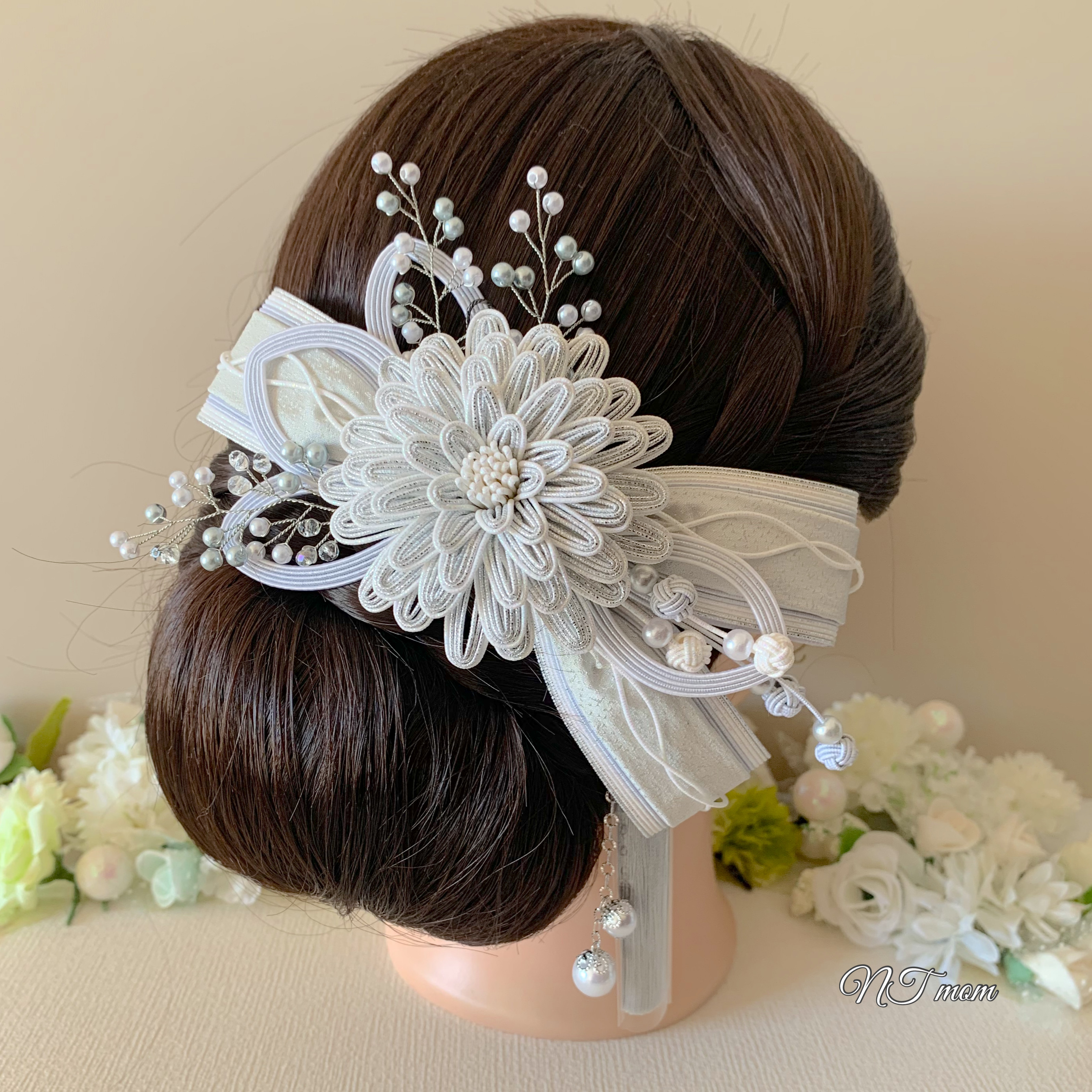 成人式卒業式結婚式・和装水引髪飾り・華一輪・ホワイトシルバー