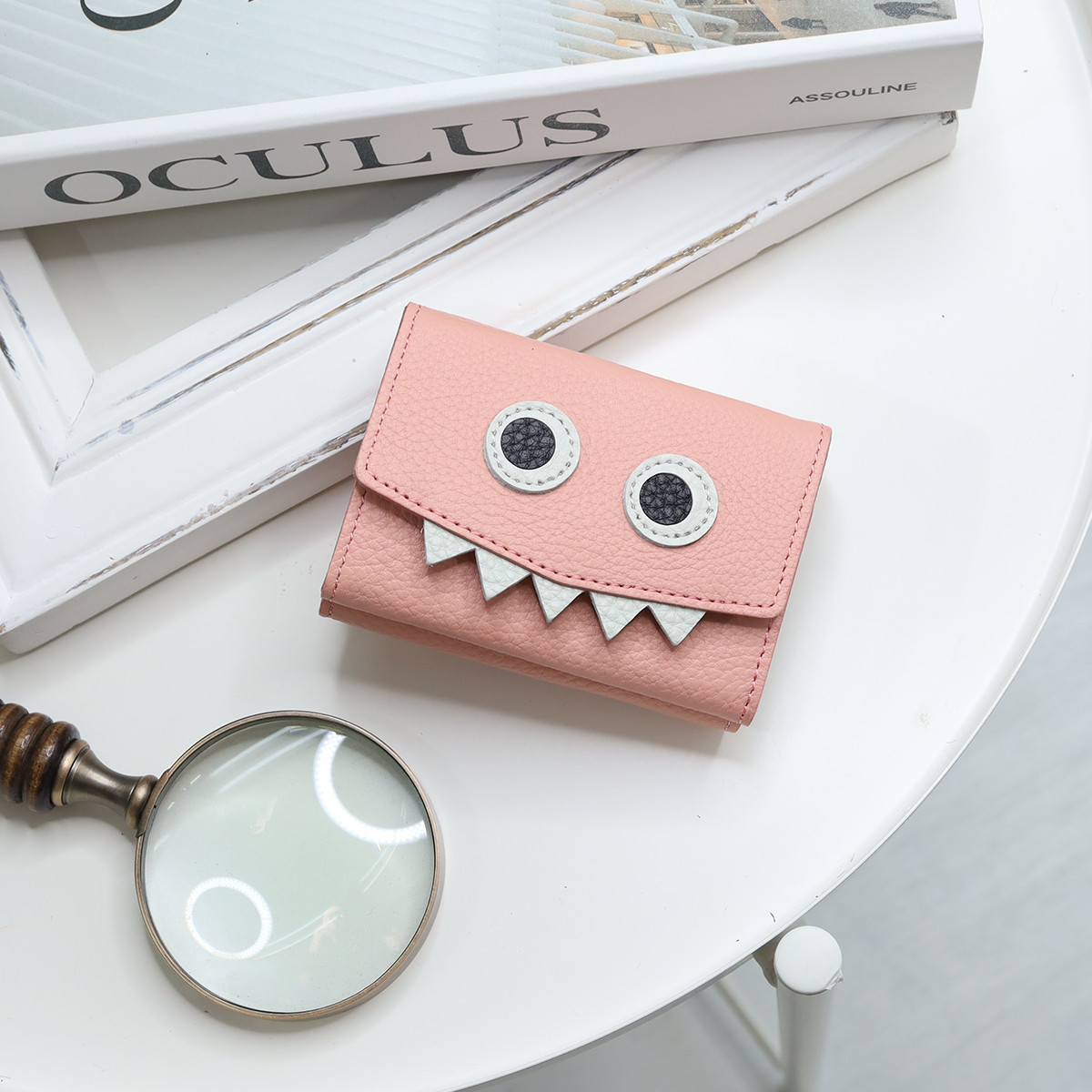 【ピンク】思わず誰かに見せたくなる/ミニマムで大人カワイイコンパクト三つ折り財布【モンスターミニウォレット】