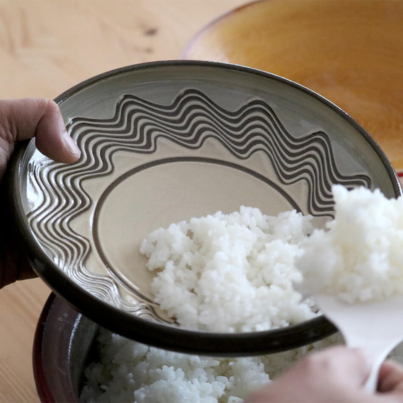 小石原焼 櫛目 カレー皿 藁白 ふらし マルダイ窯 陶器 皿 9枚目の画像