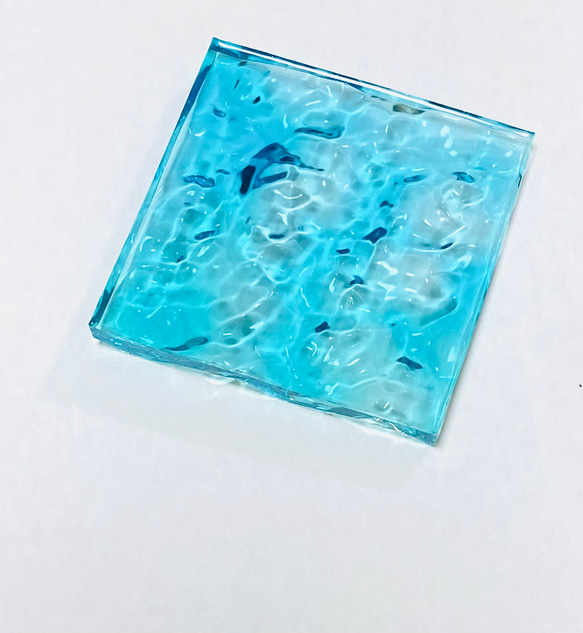 海レジンアート　海のかけら　水面模様　パライバ クリアブルー1 3枚目の画像