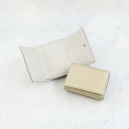 シャンパンゴールド】思わず誰かに見せたくなる/ミニマムで大人