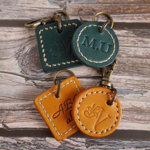 名入れ可能な本革レザーチャーム その他雑貨 クレスクント 通販