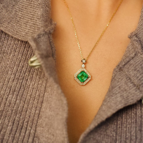 天然エメラルドダイヤモンドペンダントトップチェーン無し