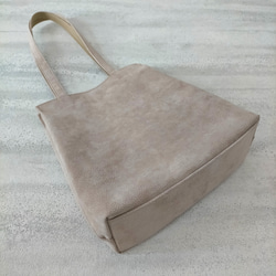 【送料無料】Maha beige／国産本革ピッグスエード一枚革のトートバッグ 2枚目の画像