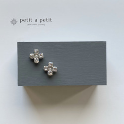 Total Swarovski®︎「pétale」手術不鏽鋼耳環或無鎳耳環 第4張的照片