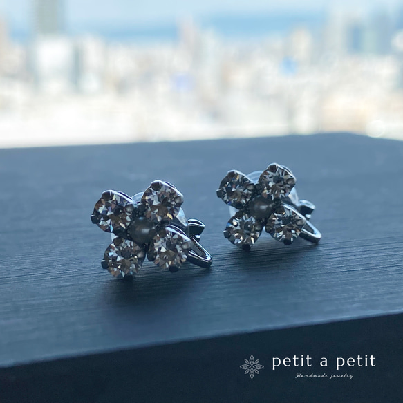 Total Swarovski®︎「pétale」手術不鏽鋼耳環或無鎳耳環 第6張的照片