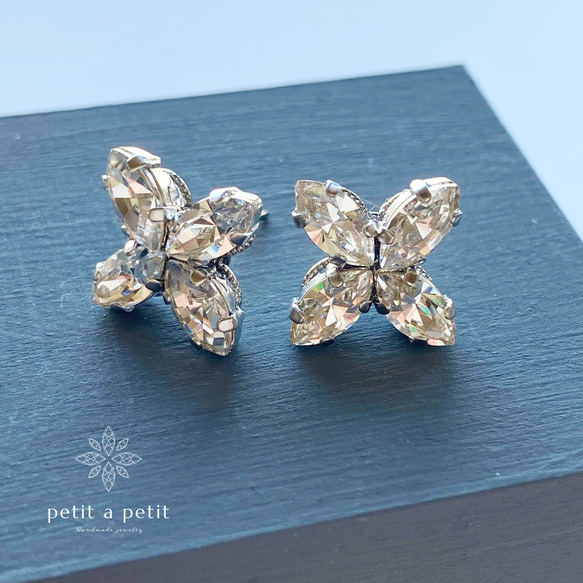 Total Swarovski®︎「pétale」手術不鏽鋼耳環或無鎳耳環 第11張的照片