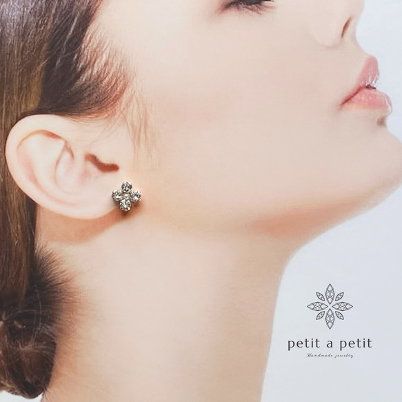 Total Swarovski®︎「pétale」手術不鏽鋼耳環或無鎳耳環 第3張的照片