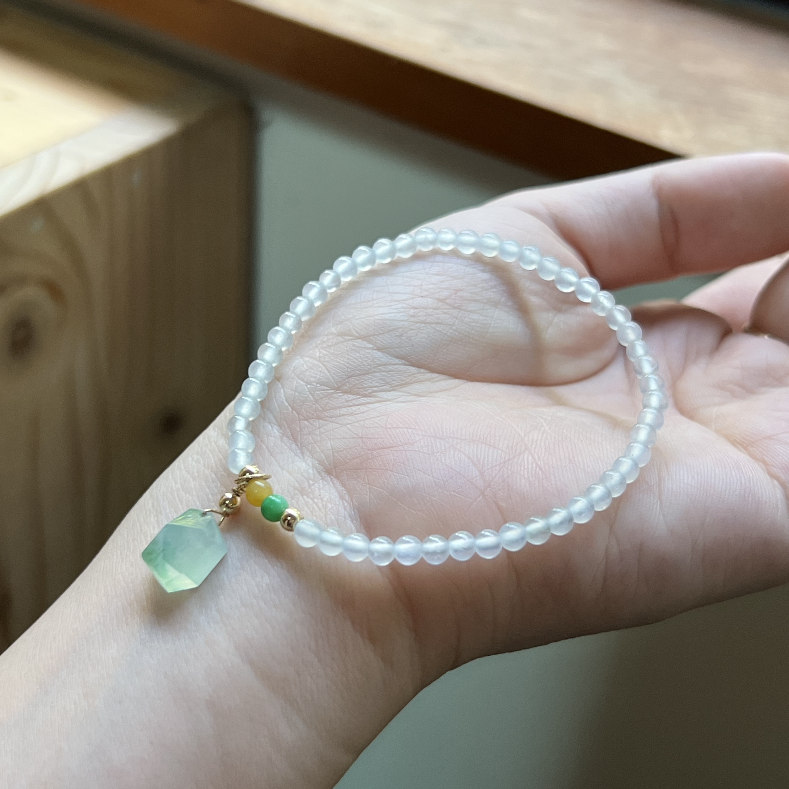 Niancui-Myanmar 天然 A グレード ジェダイト-Gaobing Qiguang ピュア ホワイト スモール ミミ