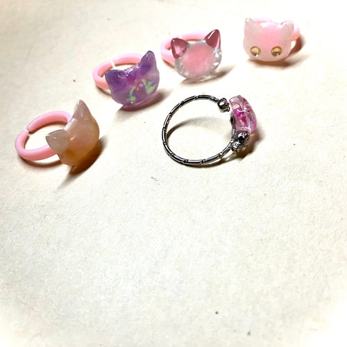 ハンドメイド にゃんこの指輪 こころなし 宇宙柄