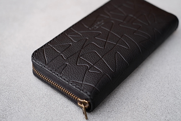 通帳も入る ゆらぎ模様の長財布 ラウンドファスナー black 納期1