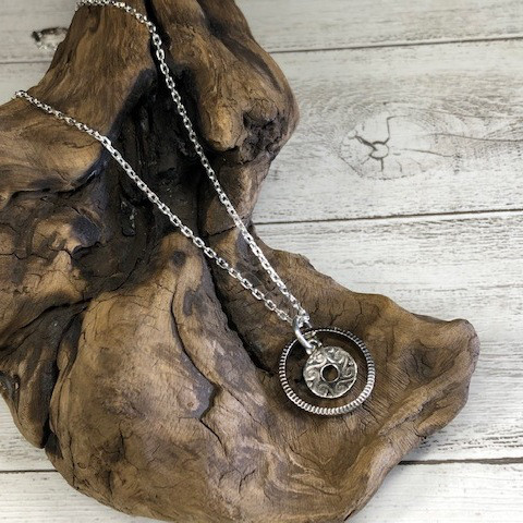 《幸福のシンボル》１クローネの2連コインネックレス