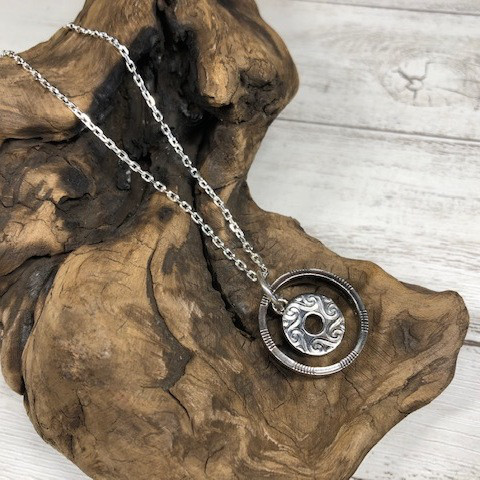 《幸福のシンボル》２クローネの2連コインネックレス