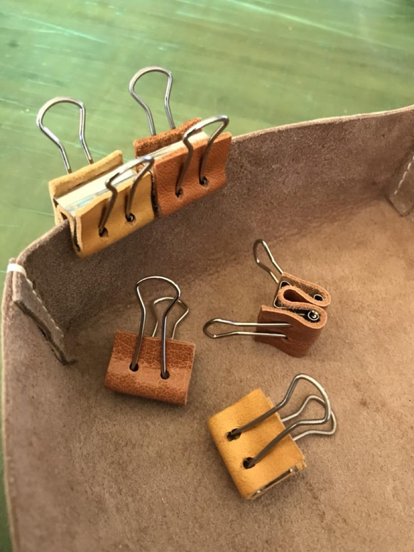 【革クリップ・3個セット/Sサイズ1個Mサイズ２個】☆プレゼントにおすすめ♪レザーステーショナリー 人気・おすすめ｜安定人気・収納便利におすすめ 丁寧対応 配送追跡可 国内発送・保証制度対応