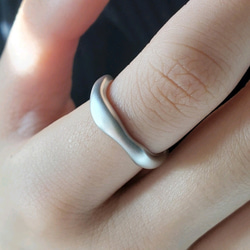 ウェーブリング　末永く使えるリングマット仕上げ RS-76やさしいフォルムのピンクゴールドリング 11枚目の画像