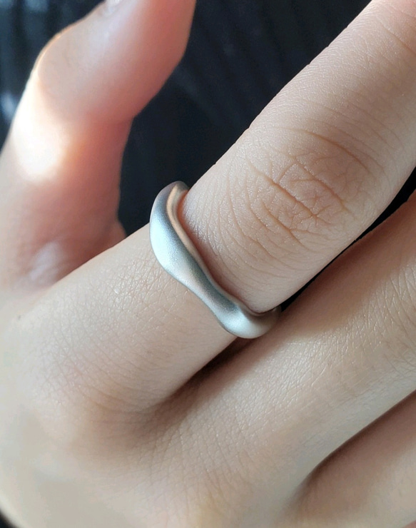 ウェーブリング　末永く使えるリングマット仕上げ RS-76やさしいフォルムのピンクゴールドリング 11枚目の画像