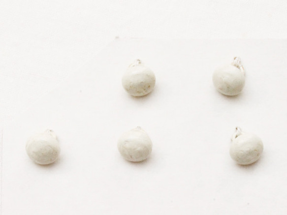 フランス製アンティーク白色ブーツボタン５個（No.872） 3枚目の画像