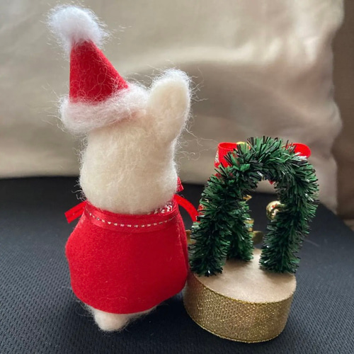 JUNJUN＊ 羊毛フェルト ハンドメイド うさぎちゃんのXmas と