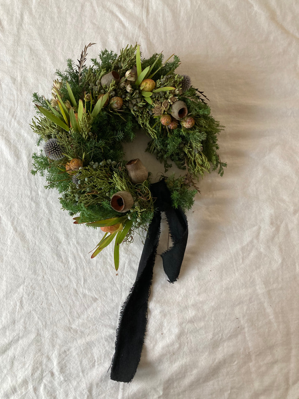 送料無料　美しいネズの実や針葉樹の香りに包まれた馬蹄型wreathe Christmas クリスマスツリー 4枚目の画像