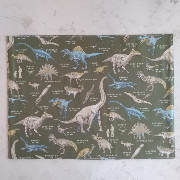 30×40 ランチョンマット☆恐竜柄 小学校 男の子 給食 恐竜の大きさ比べ 緑 3枚目の画像