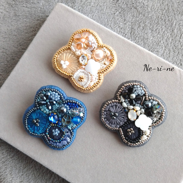 ハンドメイド 刺繍 ビーズ ブローチ アンティーク ベージュ