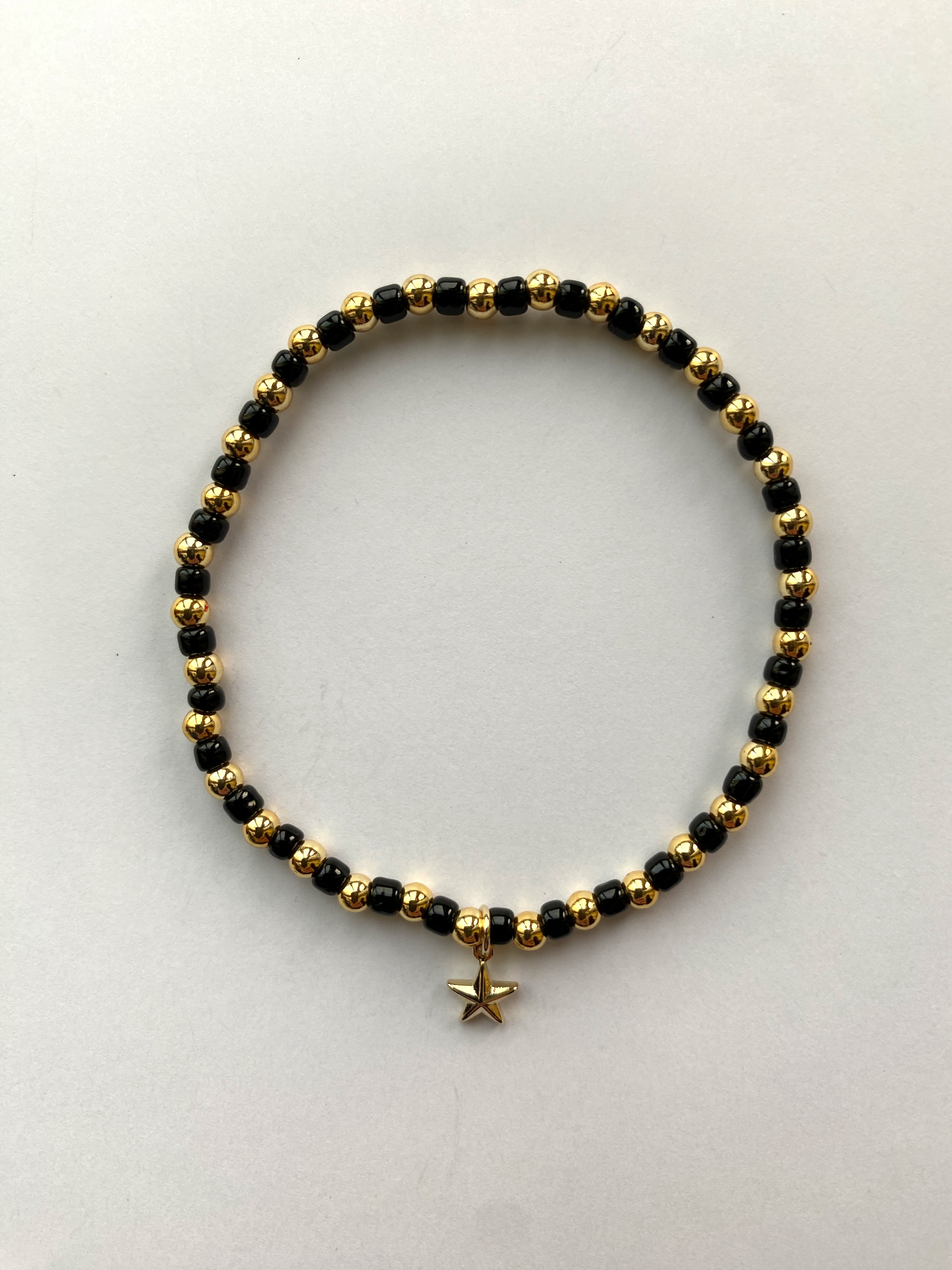 ゴールドメタルビーズブレスレットblk