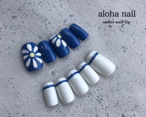 ネイルチップ｜シンプル フラワー ぷっくり ホワイト ブルー  