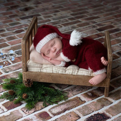 ニューボーンフォト クリスマス サンタ衣装　ベビー　赤ちゃん 3枚目の画像